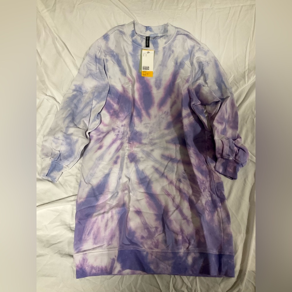 H&M Women Purple Tie Dye sweater dress…size smalll.